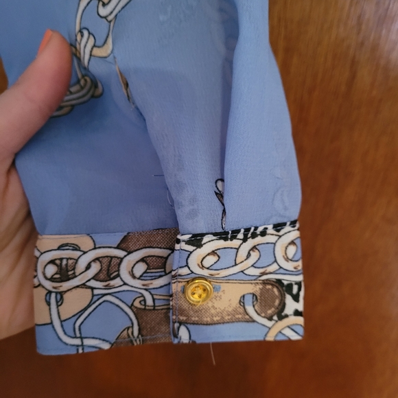 Fashion Nova blouse - Picture 4 of 5